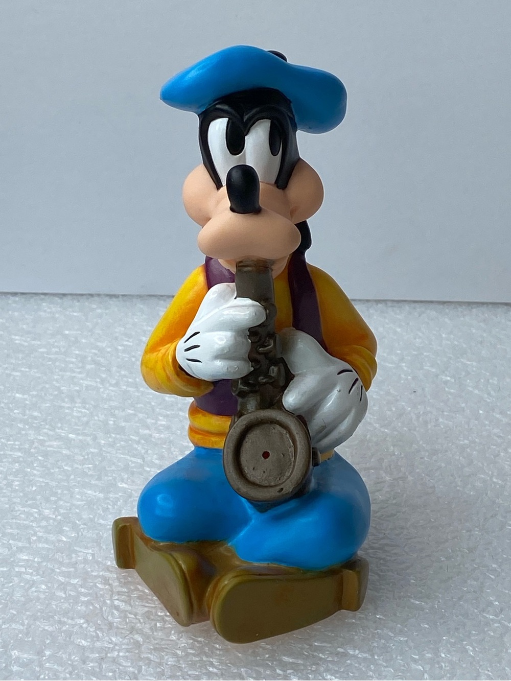 Vintage Walt Disney Goofy With Saxophone Vinyl Squeezable Toy Approx 6"